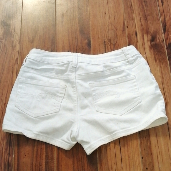 White Jean shorts - Picture 2 of 2